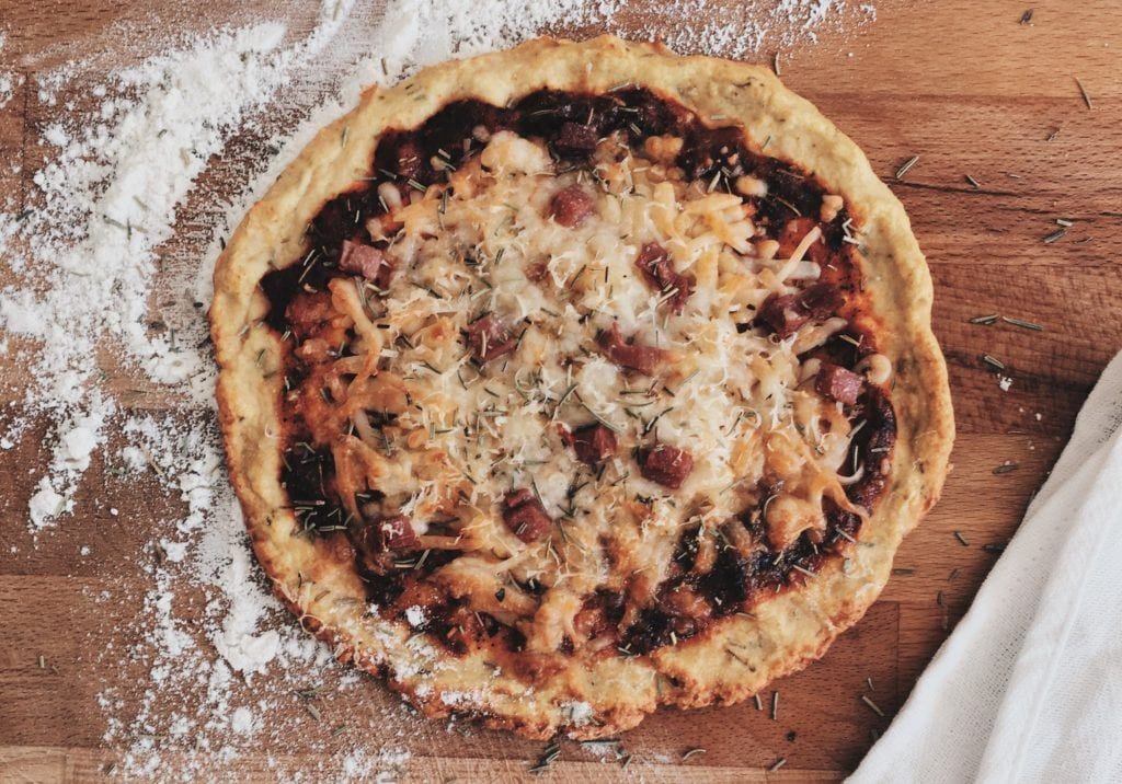 Pizza con base de pollo