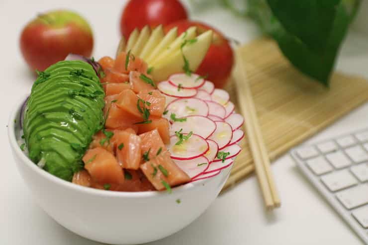 Poke de salmón