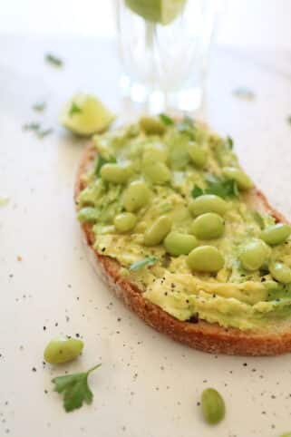 Ingredientes tostadas de aguacate