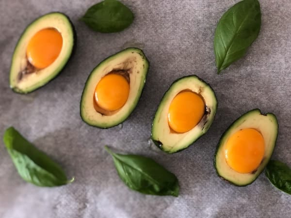 Aguacate con huevo ingredientes